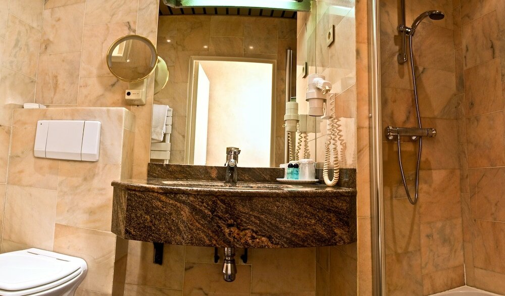 Фото Hotel du Midi Paris Montparnasse