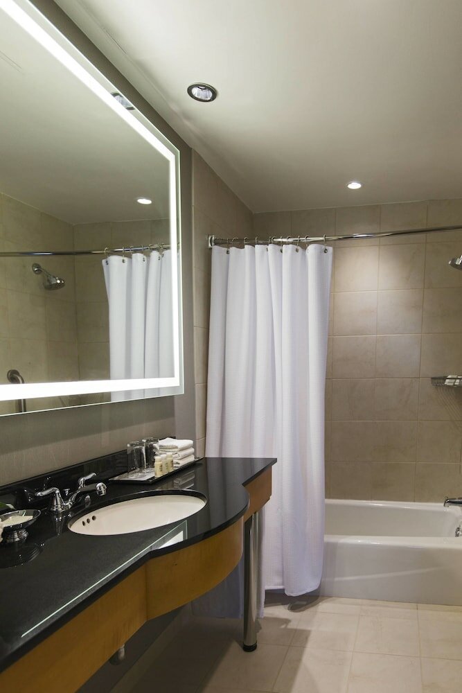 Фото Renaissance Chicago O'Hare Suites Hotel