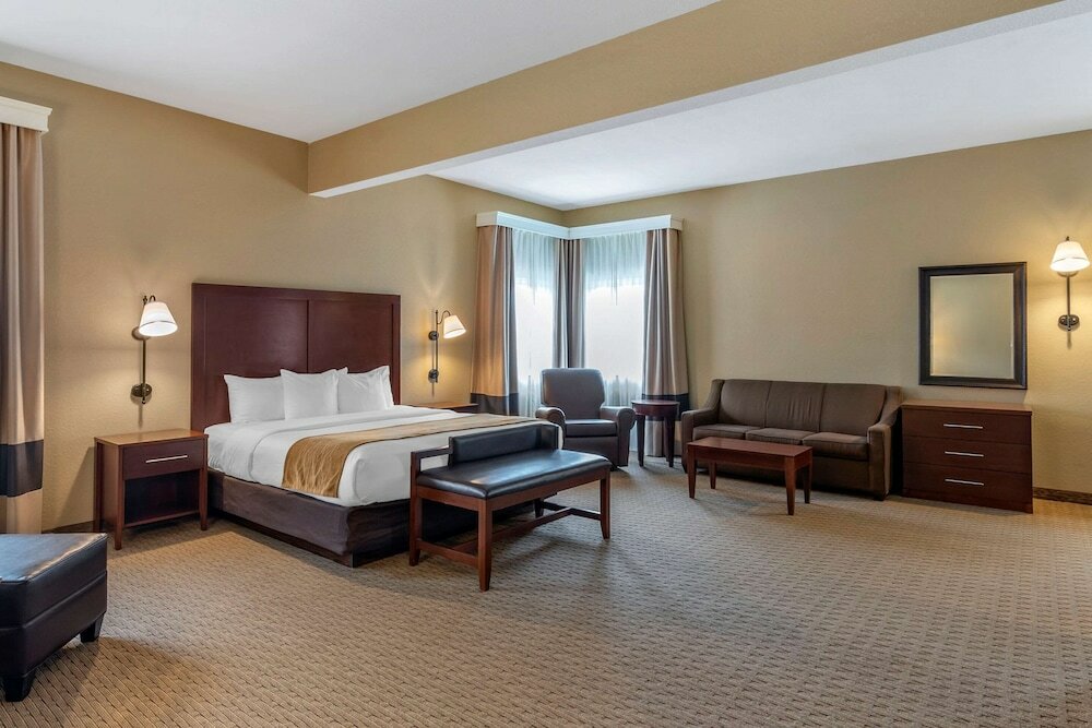 Фото Comfort Inn Warrensburg Station