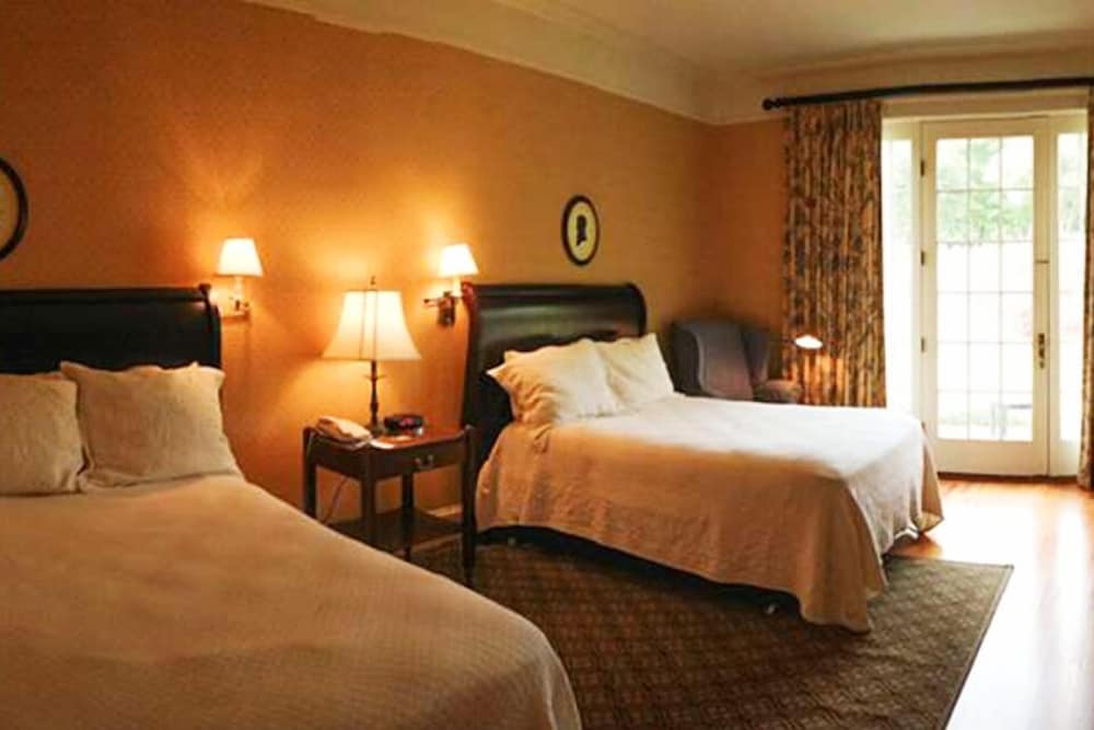 Фото The Berry Hill Resort & Conference Center