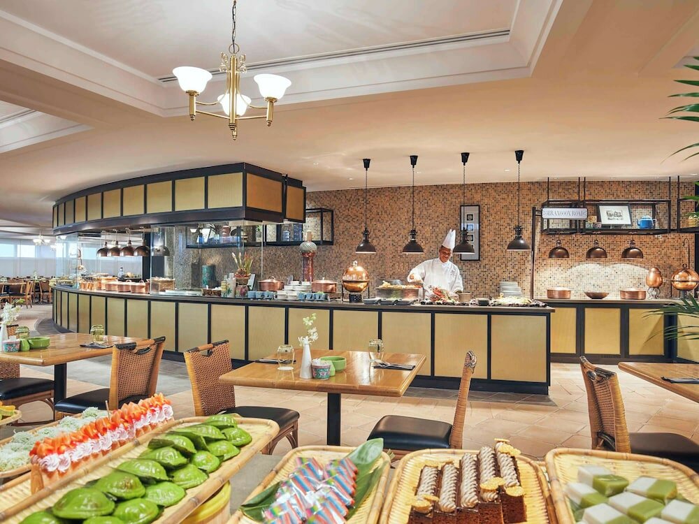 Фото Swissotel The Stamford, Singapore