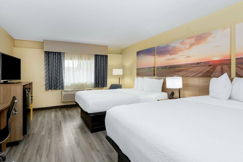 Гостиница Days Inn & Suites by Wyndham Clovis