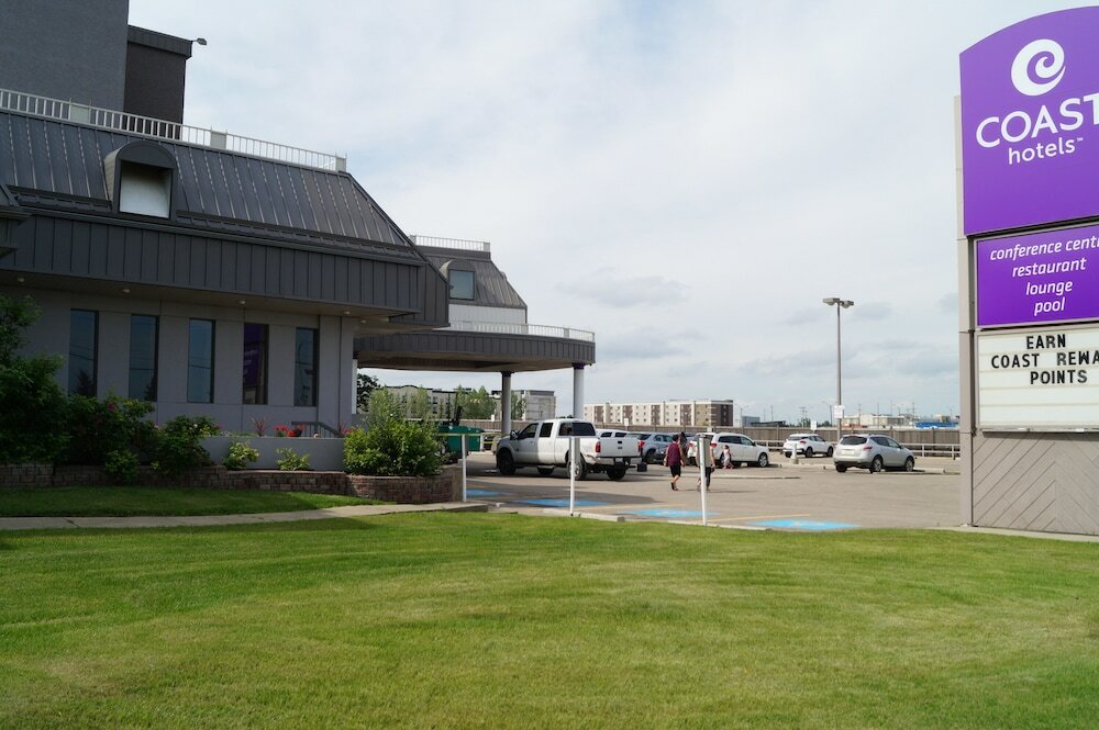 Фото Coast West Edmonton Hotel & Conference Centre