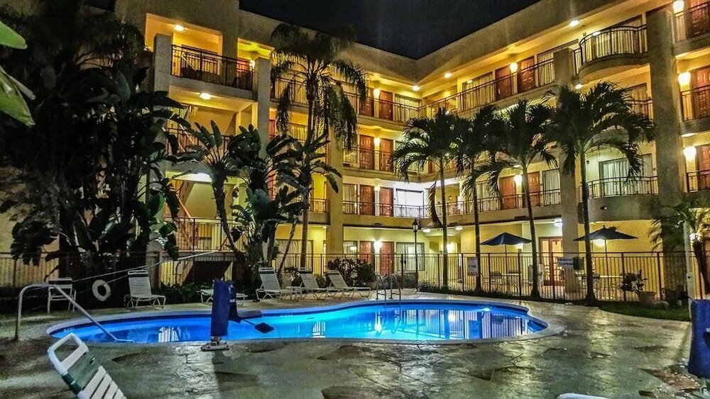 Фото Boca Suites Deerfield Beach