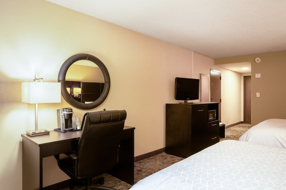 Фото Holiday Inn Morgantown - Reading Area, an Ihg Hotel