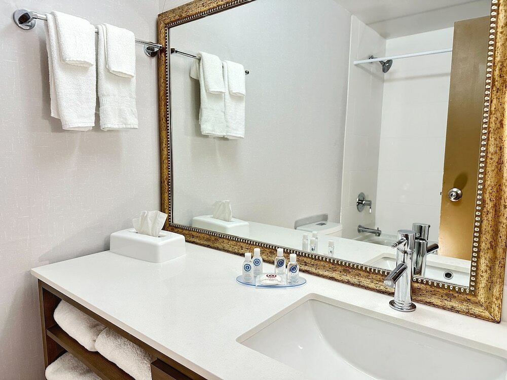 Фото Comfort Inn & Suites Barrie