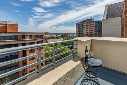 Гостиница Sheraton Suites Old Town Alexandria в Александрии