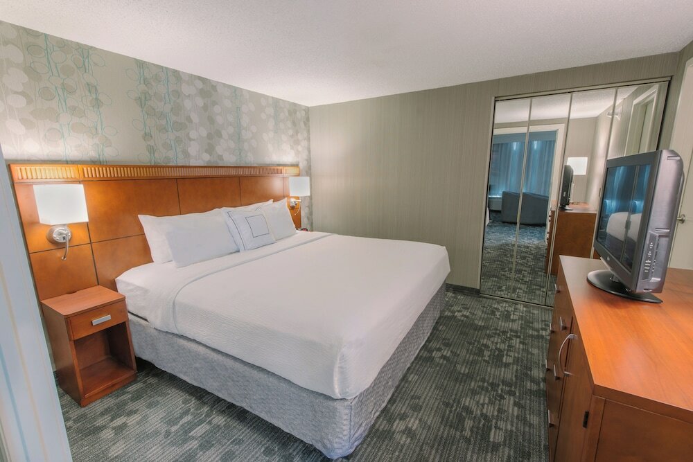 Фото Courtyard by Marriott Nashua