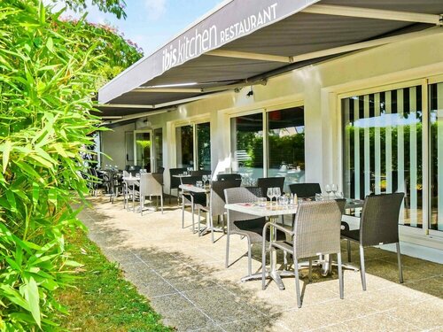 Гостиница Ibis Laval Le Relais d'Armor в Лавале