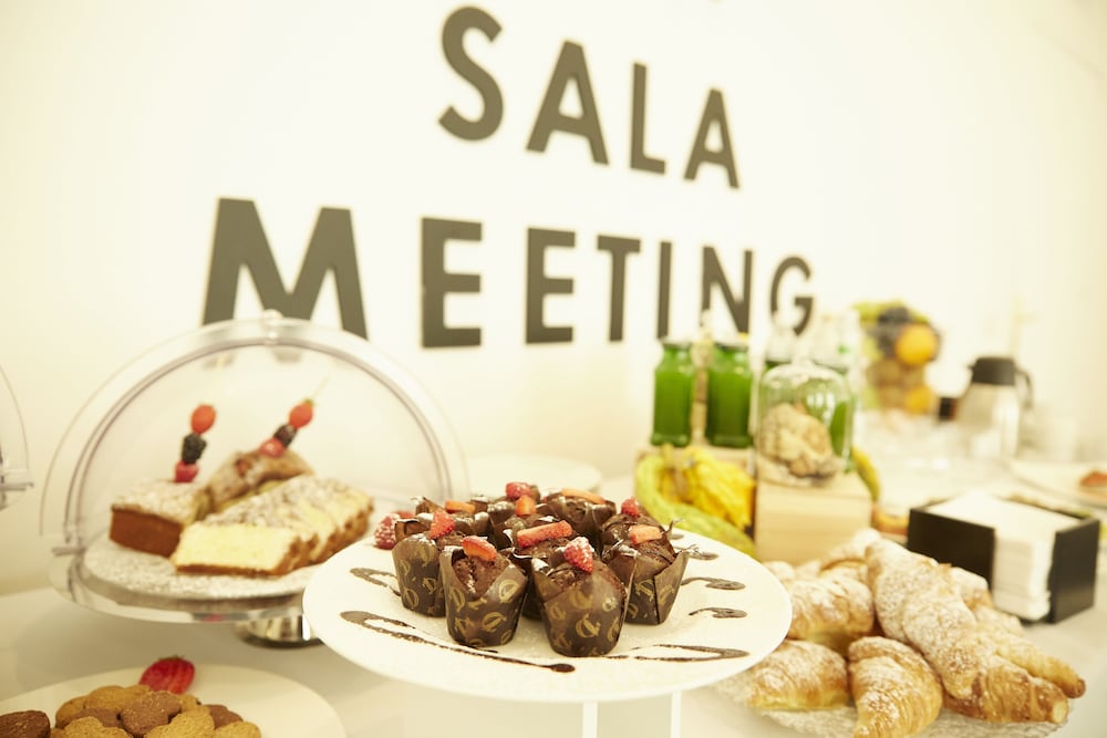 Фото IH Hotels Milano Lorenteggio