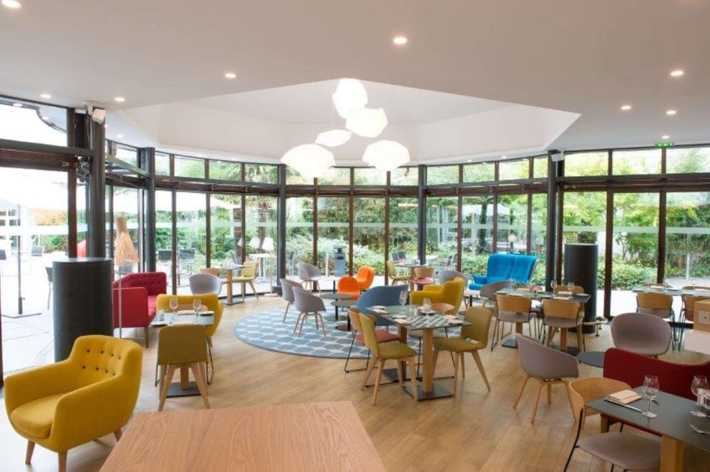 Фото Holiday Inn Paris-Versailles-Bougival