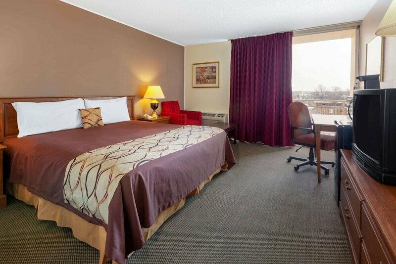 Гостиница Travelodge by Wyndham Cleveland Airport