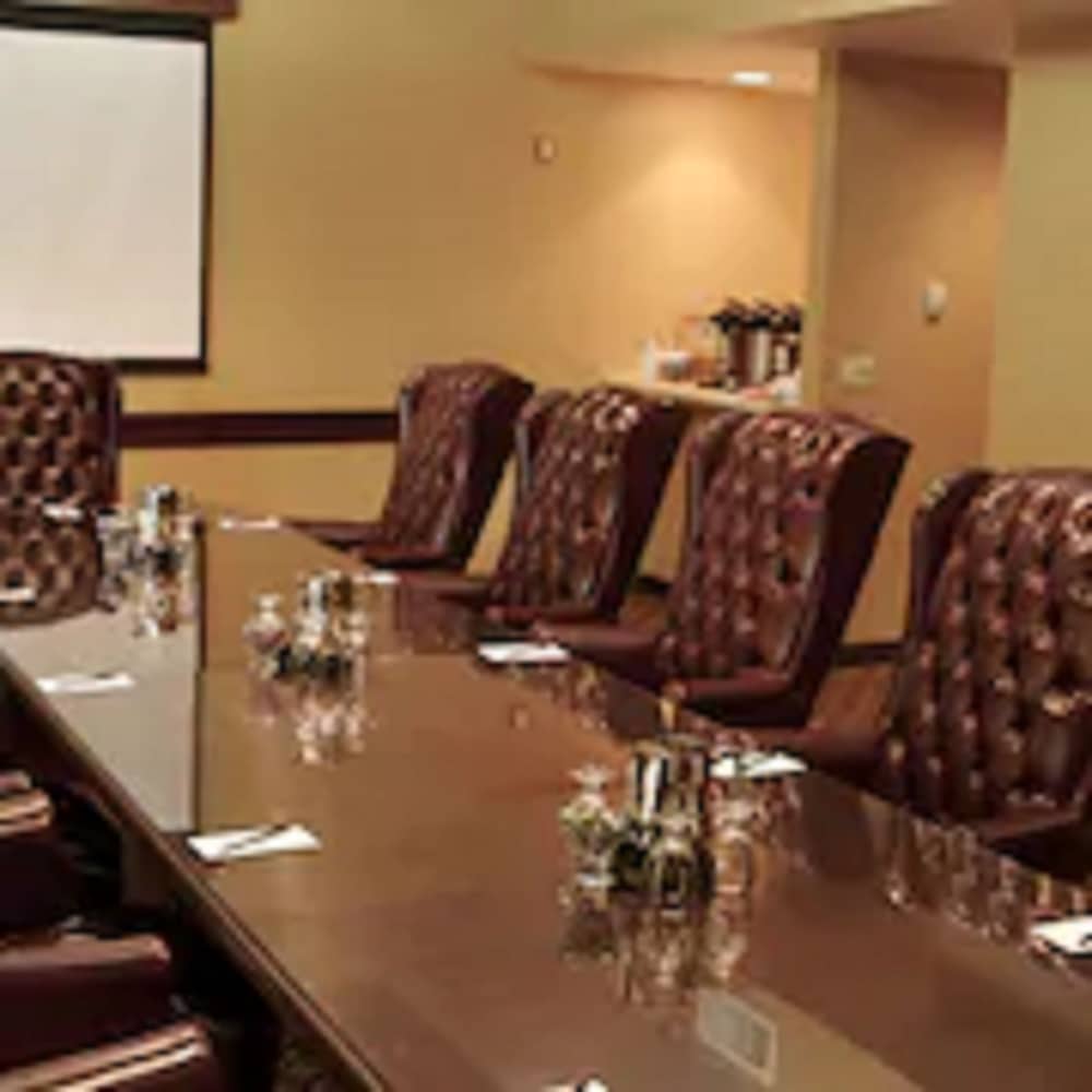 Фото Ontario Airport Hotel & Conference Center