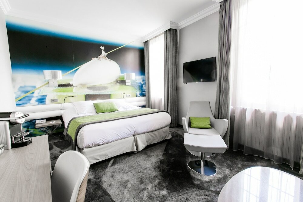 Фото Hostellerie Du Chapeau Rouge