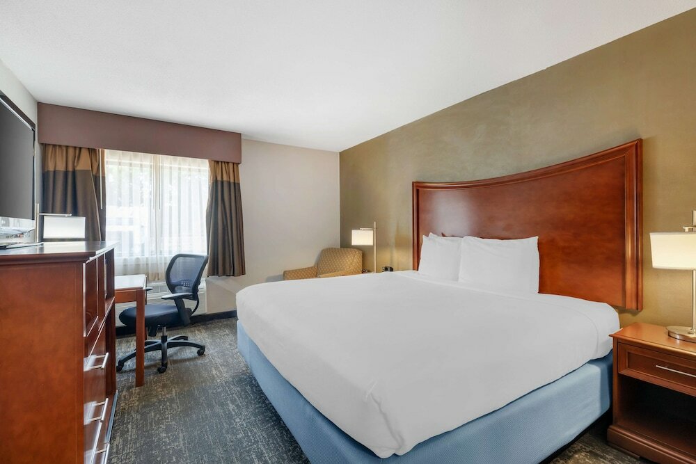 Фото Best Western Plus North Haven Hotel