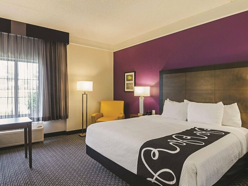 Гостиница La Quinta Inn & Suites by Wyndham Denver Airport Dia