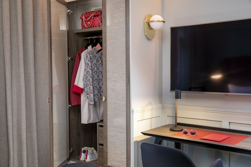 Фото Maison Rouge Hotel