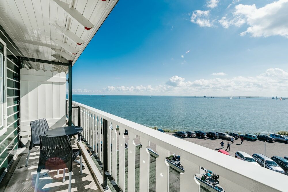 Фото 158116823309