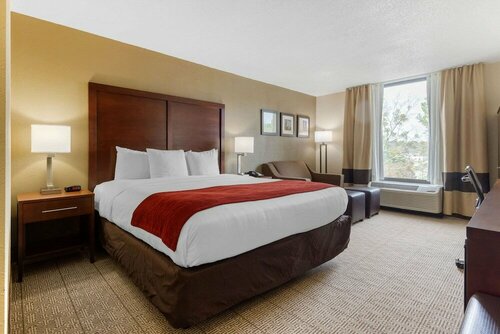 Гостиница Comfort Inn & Suites Durham near Duke University в Дареме
