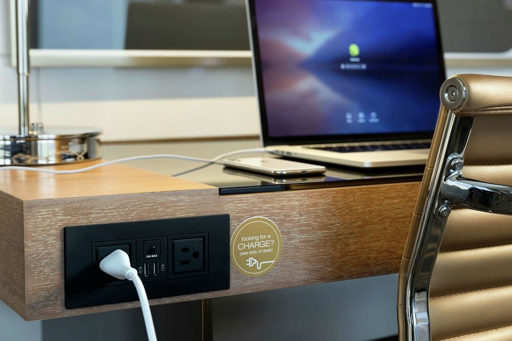 Фото DoubleTree by Hilton Dallas - Campbell Centre