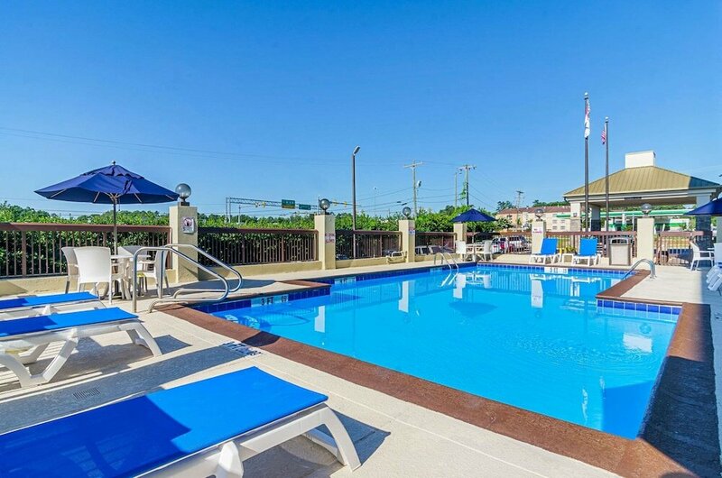 Гостиница Comfort Inn & Suites Durham near Duke University в Дареме