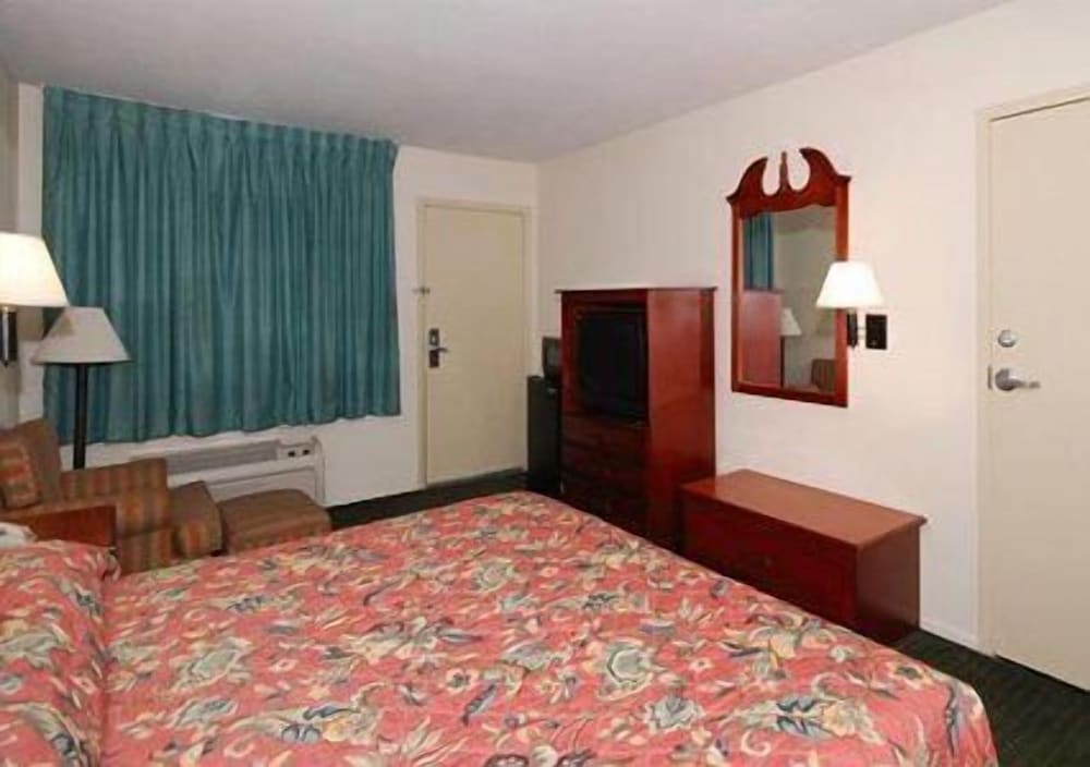 Фото Econo Lodge Meridian