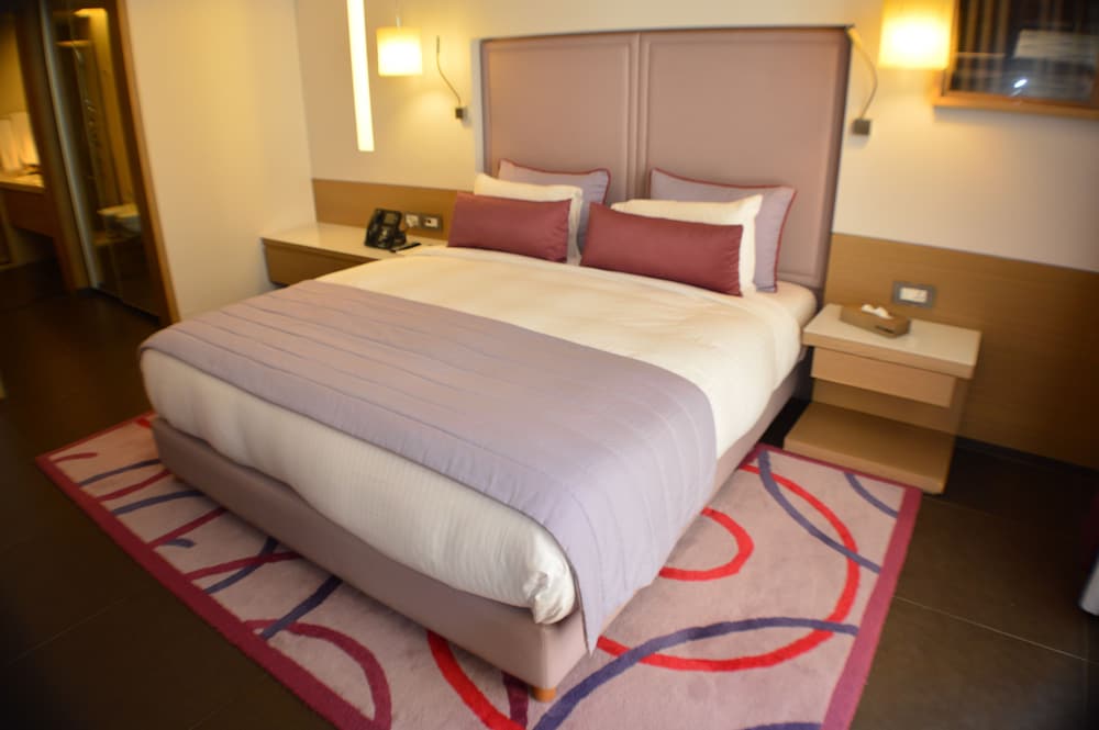 Фото Saifi Suites