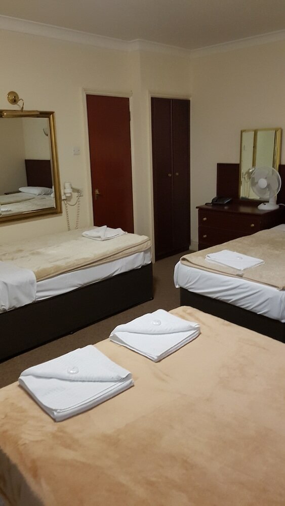 Фото Mandalay Picton House Hotel