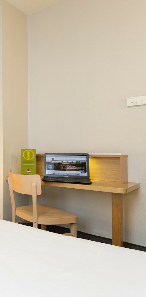 Фото B&b Hotel Clermont-Ferrand Nord Riom