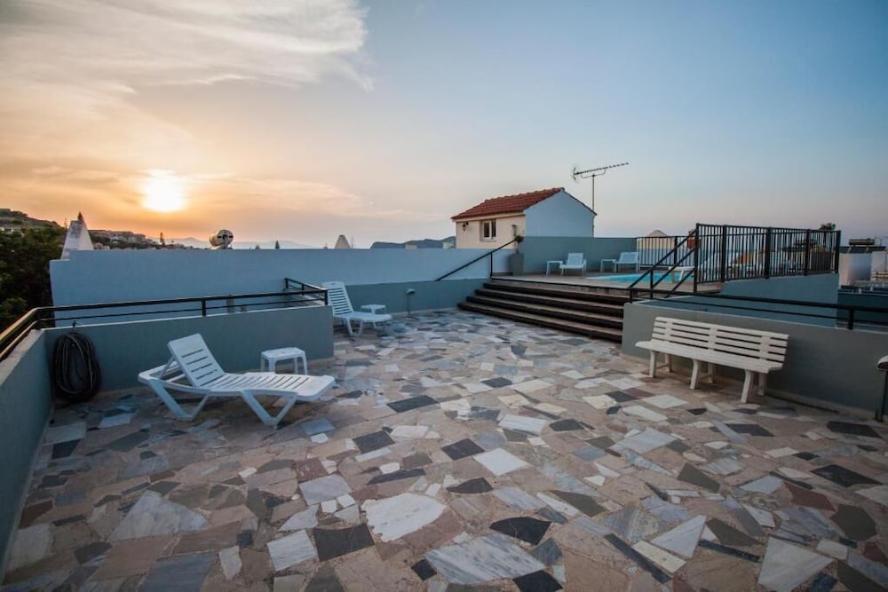 Фото Elia Stalos Apartments