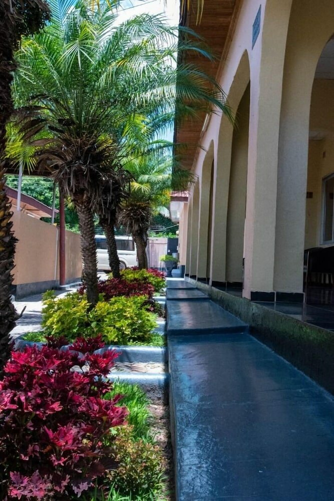 Фото отеля 3