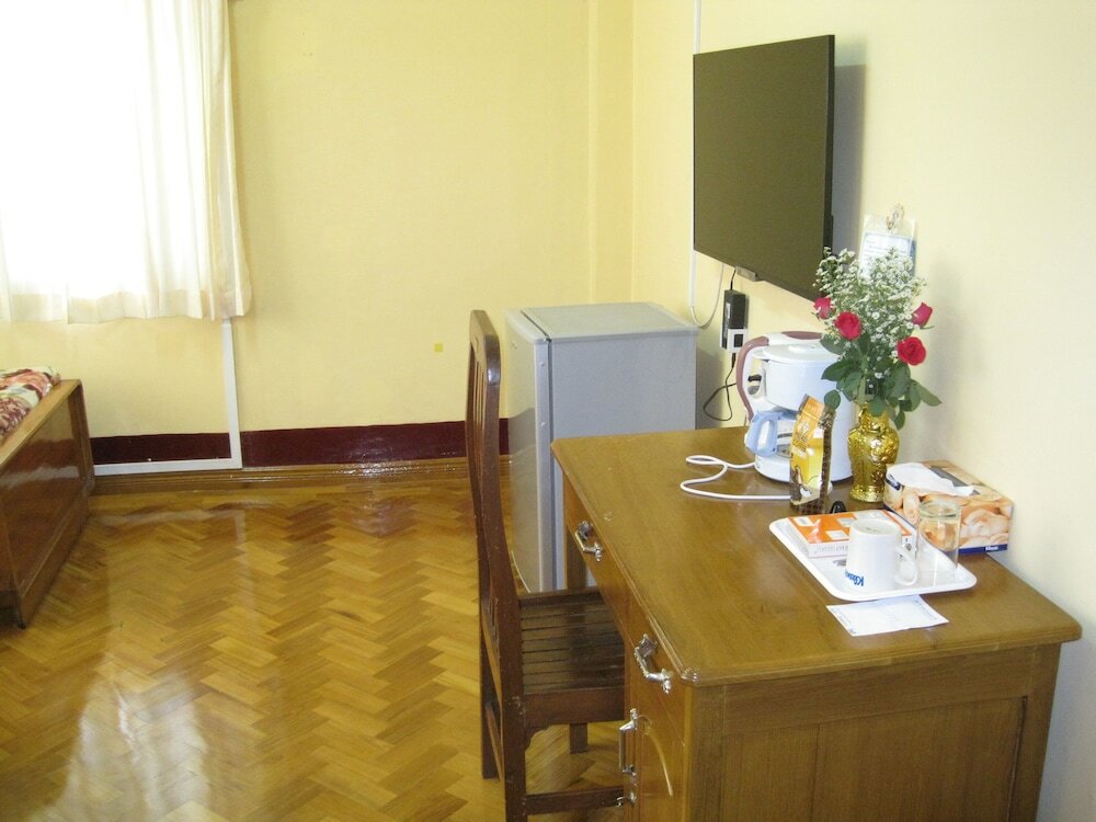 Фото Golden Guest Inn