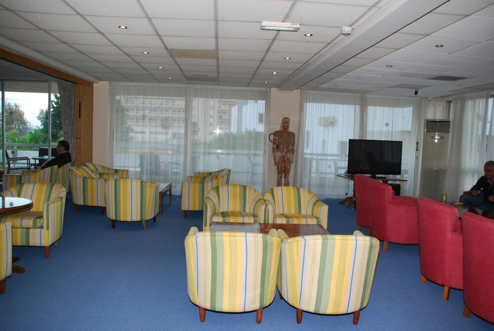 Фото The Caravel Hotel