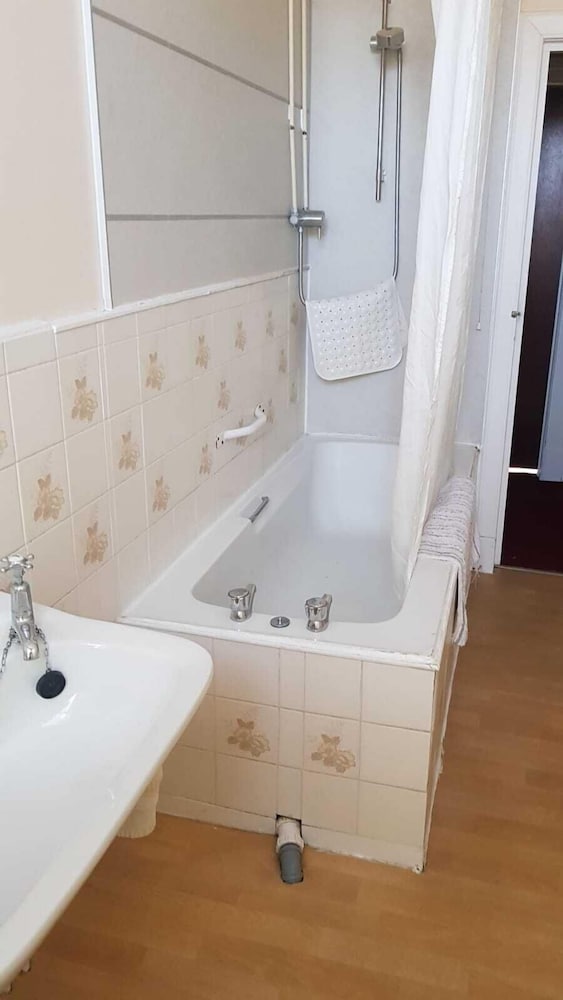 Фото The Waverley Guest House