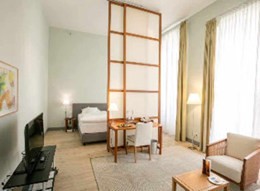 Фото Hotel Schloss Neuhardenberg