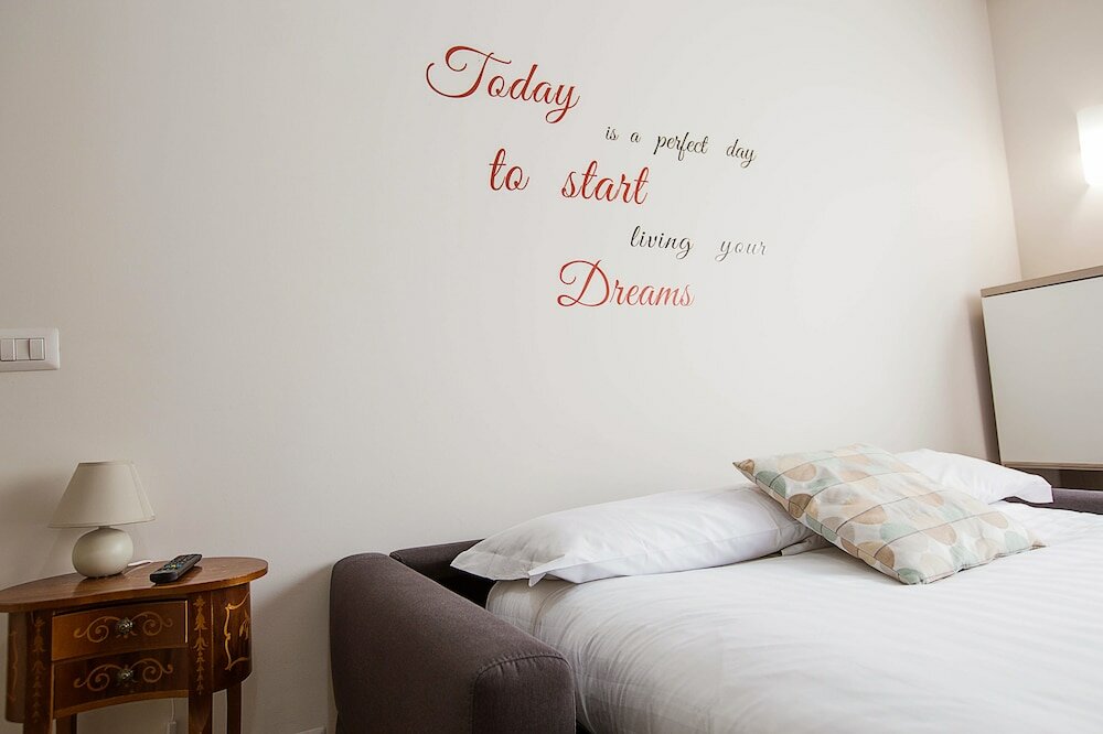 Фото Lorenteggio Studio Apt