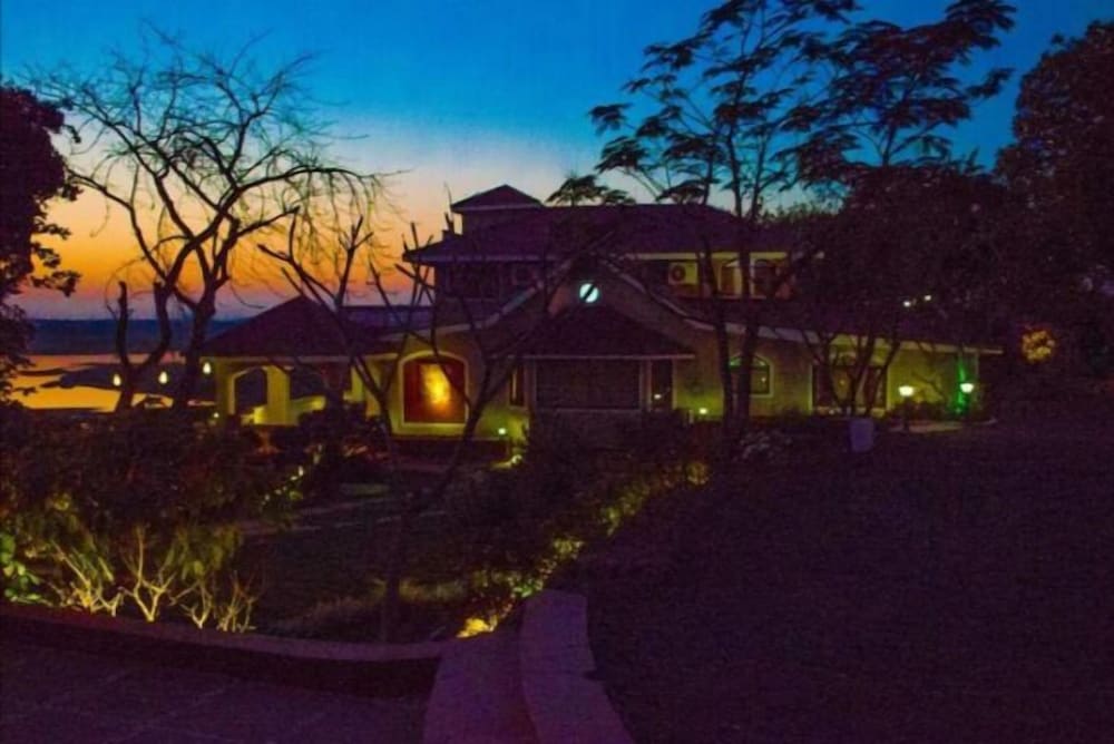 Фото Touchwood Resort Bhopal