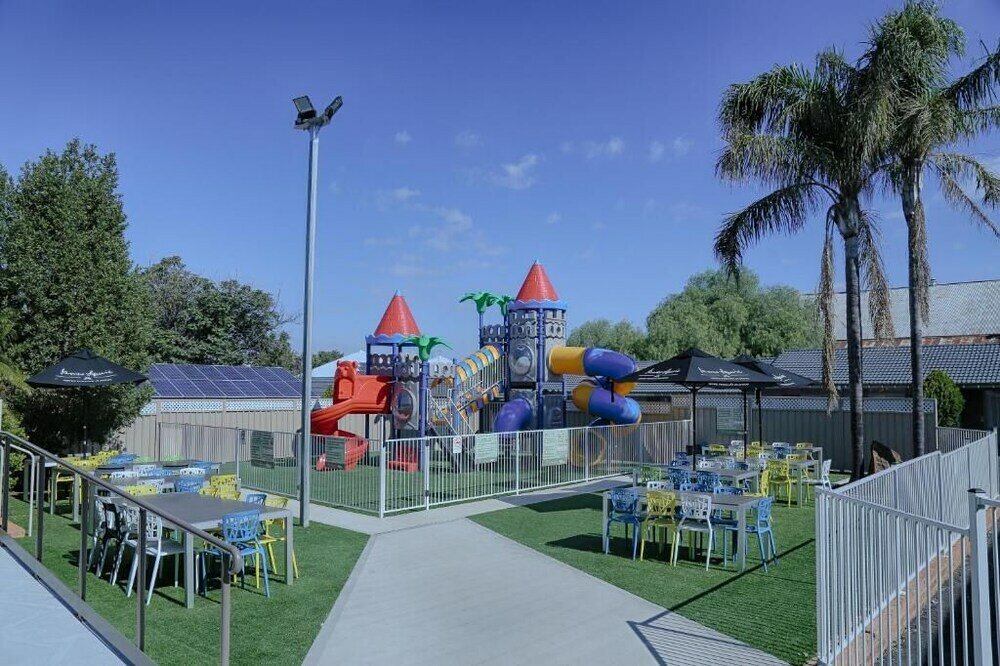 Фото Coachman Hotel Motel