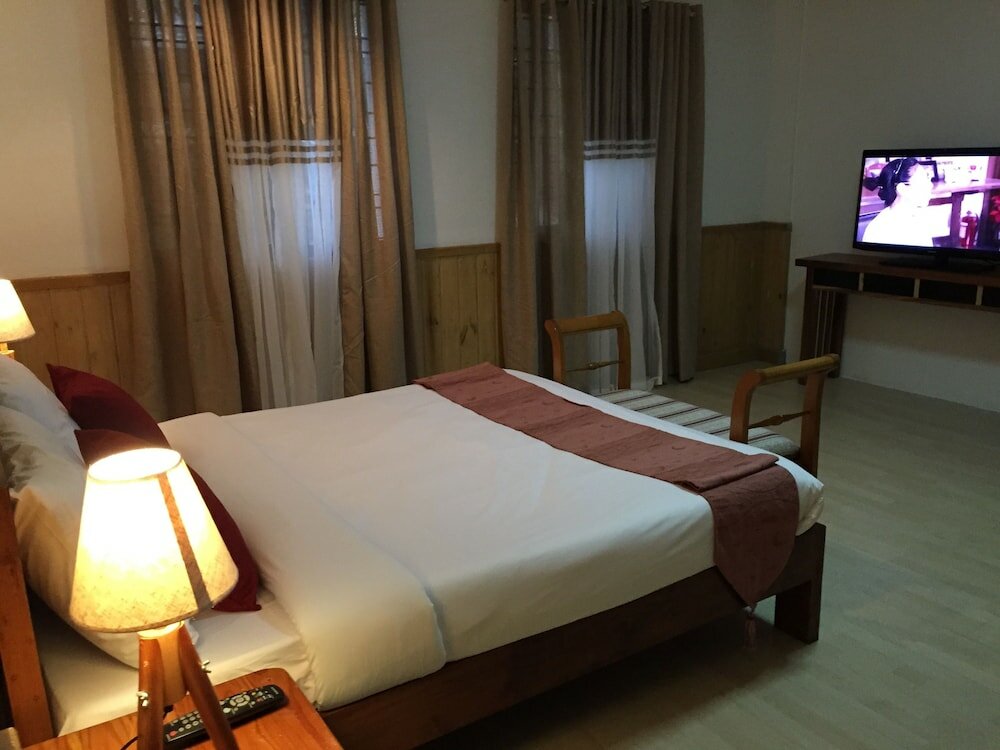 Фото Chateau Beatrice Bed & Breakfast