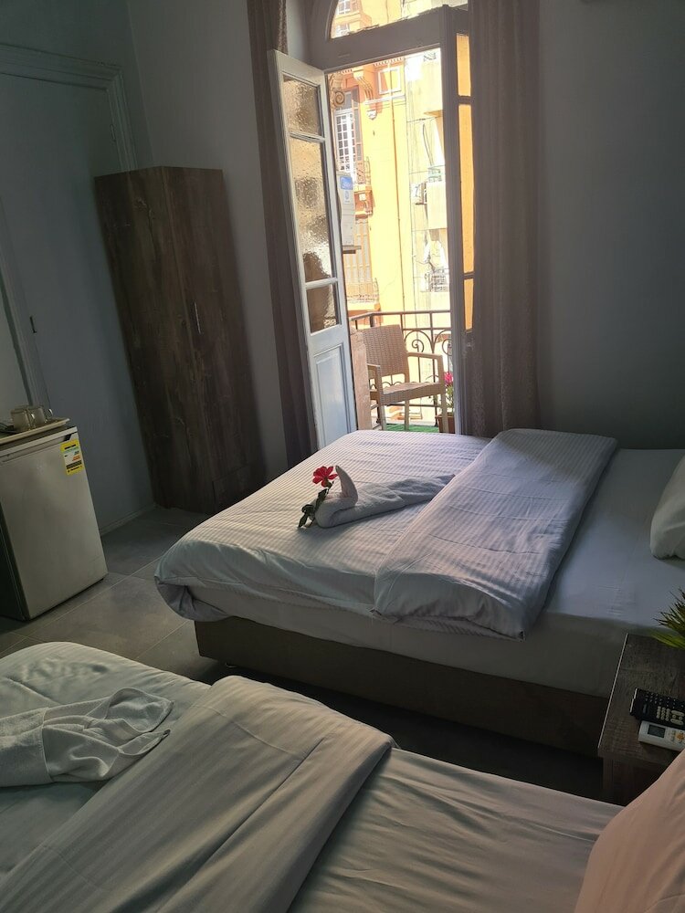 Фото The Australian Hostel