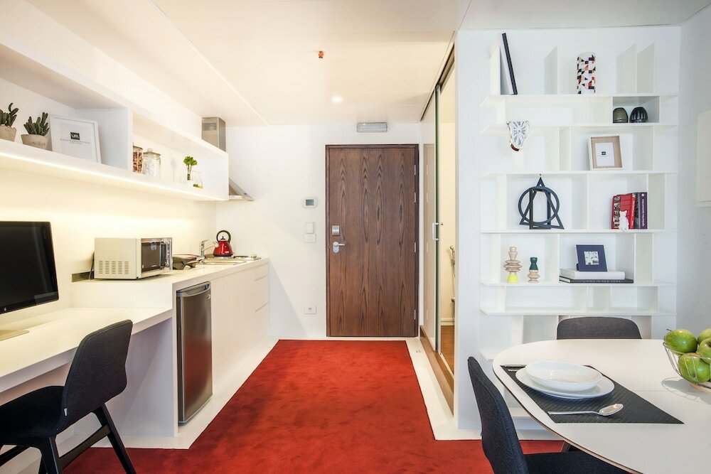 Фото 1866 Court & Suites