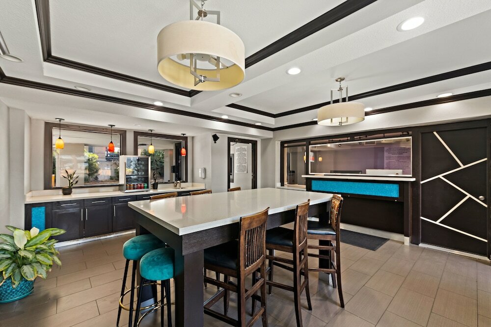 Фото Scottish Inns Austin Downtown