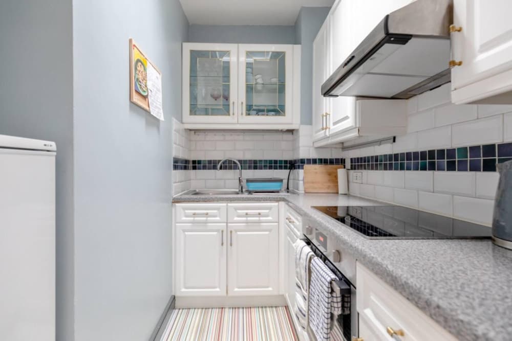 Фото Quaint & Cosy 1 Bedroom Flat - Kensington Olympia!