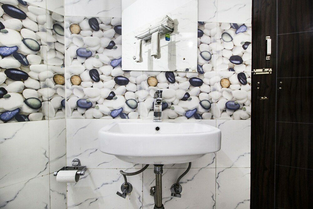 Фото Fabhotel Sayeeda International