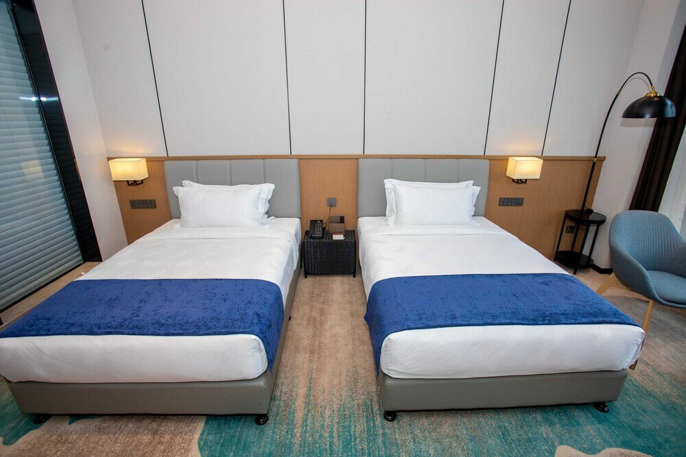 Фото LC International Hotel