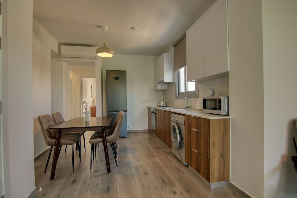 Фото Phaedrus Living Coral Suites Aura