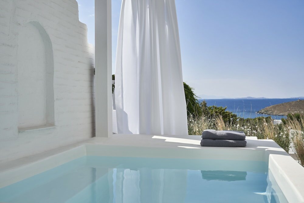 Фото Mr & Mrs White Tinos