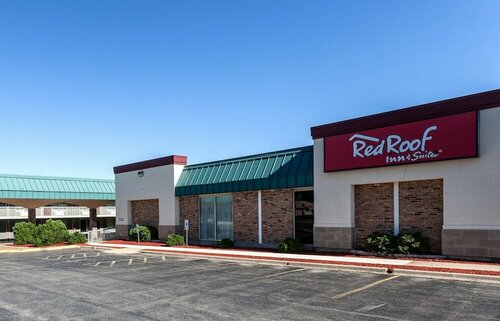 Гостиница Red Roof Inn & Suites DeKalb в Декальбе