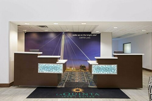 Гостиница La Quinta Inn & Suites by Wyndham Omaha Airport Downtown в Каунсил Блаффс