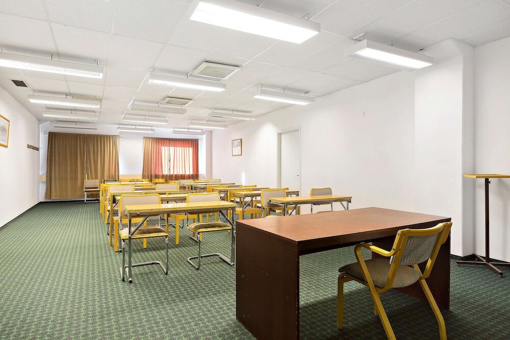 Фото Sure Hotel by Best Western Spanga